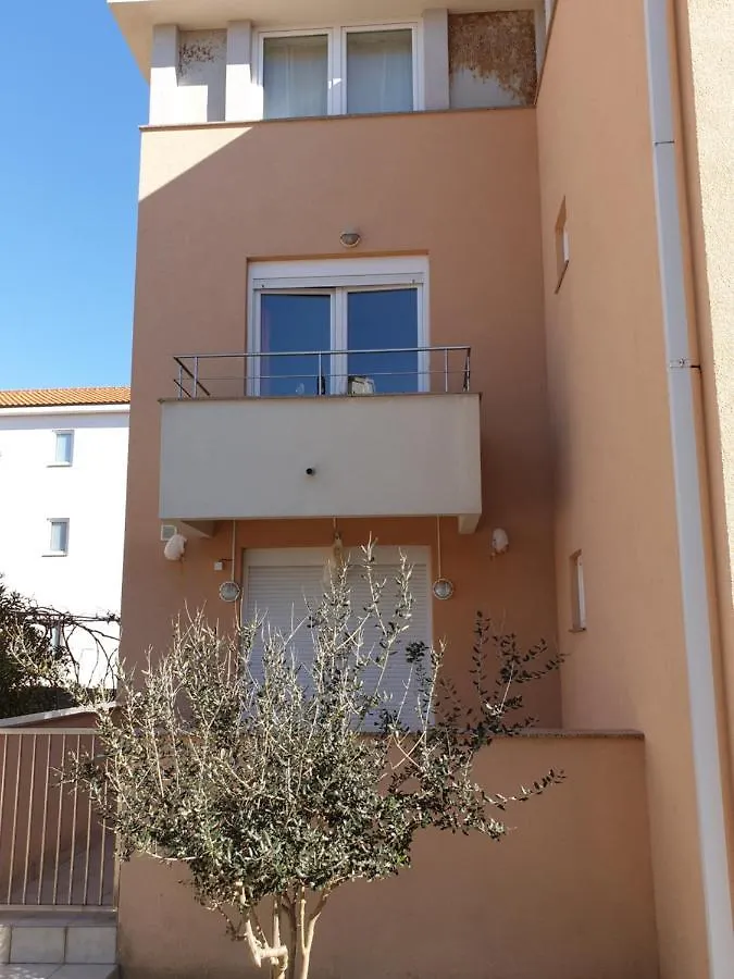 Apartman Branka Povljana 0*,