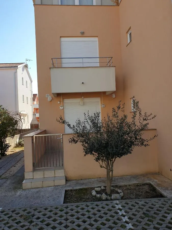 Apartman Branka Povljana Apartment