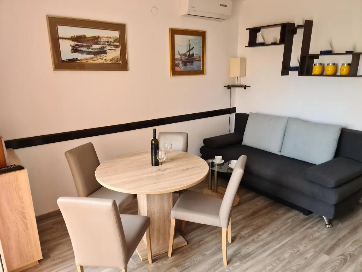 Apartman Branka Povljana Apartment
